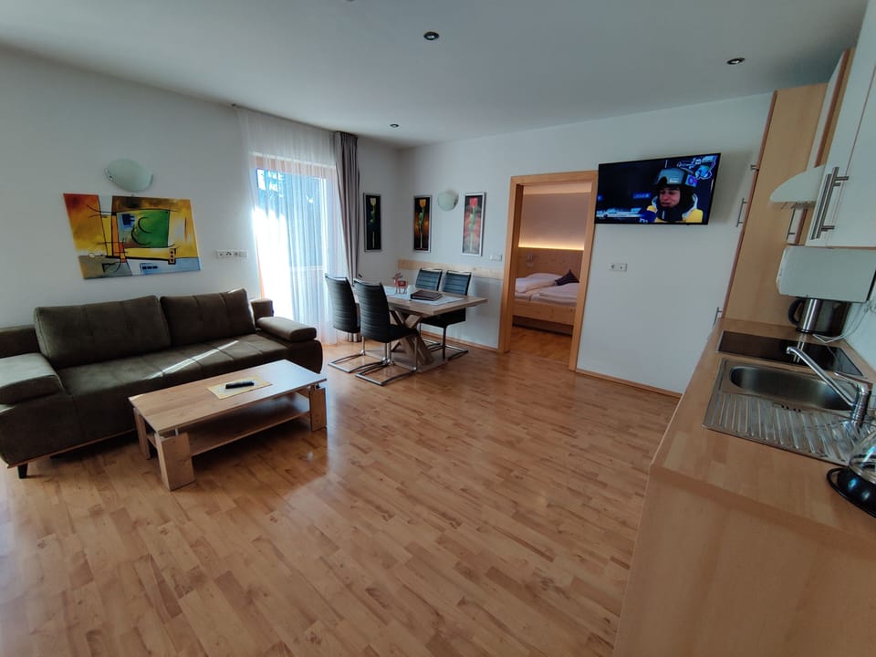 Room, 2 Bedrooms, Accessible, Balcony | Living room