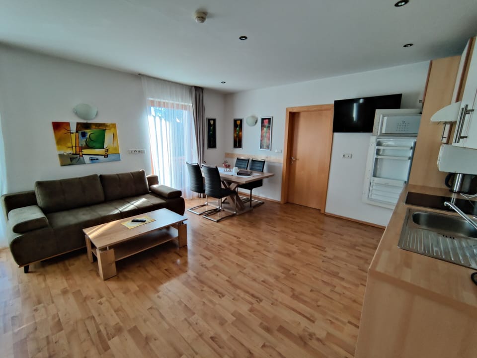 Room, 2 Bedrooms, Accessible, Balcony | Living room