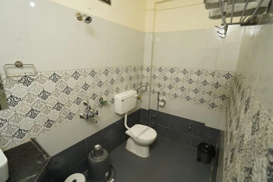 Deluxe Room | Bathroom