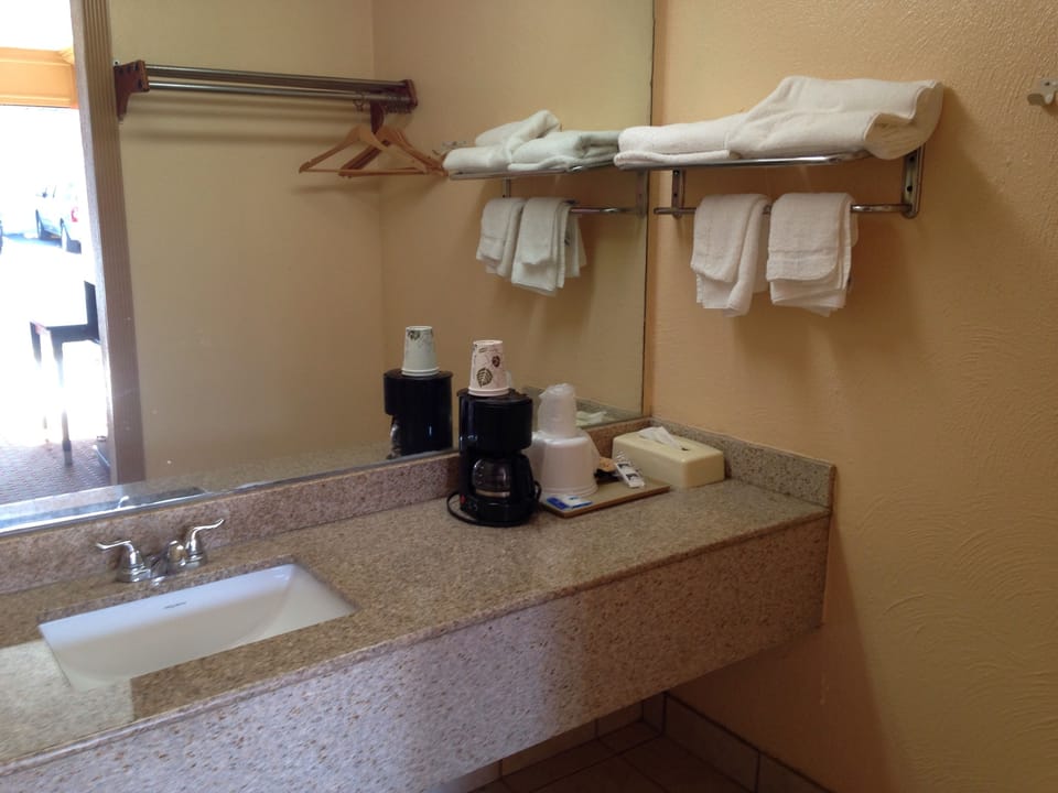 Bathroom sink