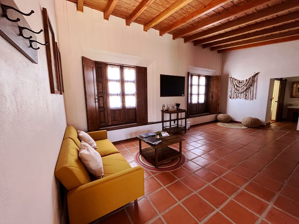 Master Suite | In-room safe, individually decorated, individually furnished, desk