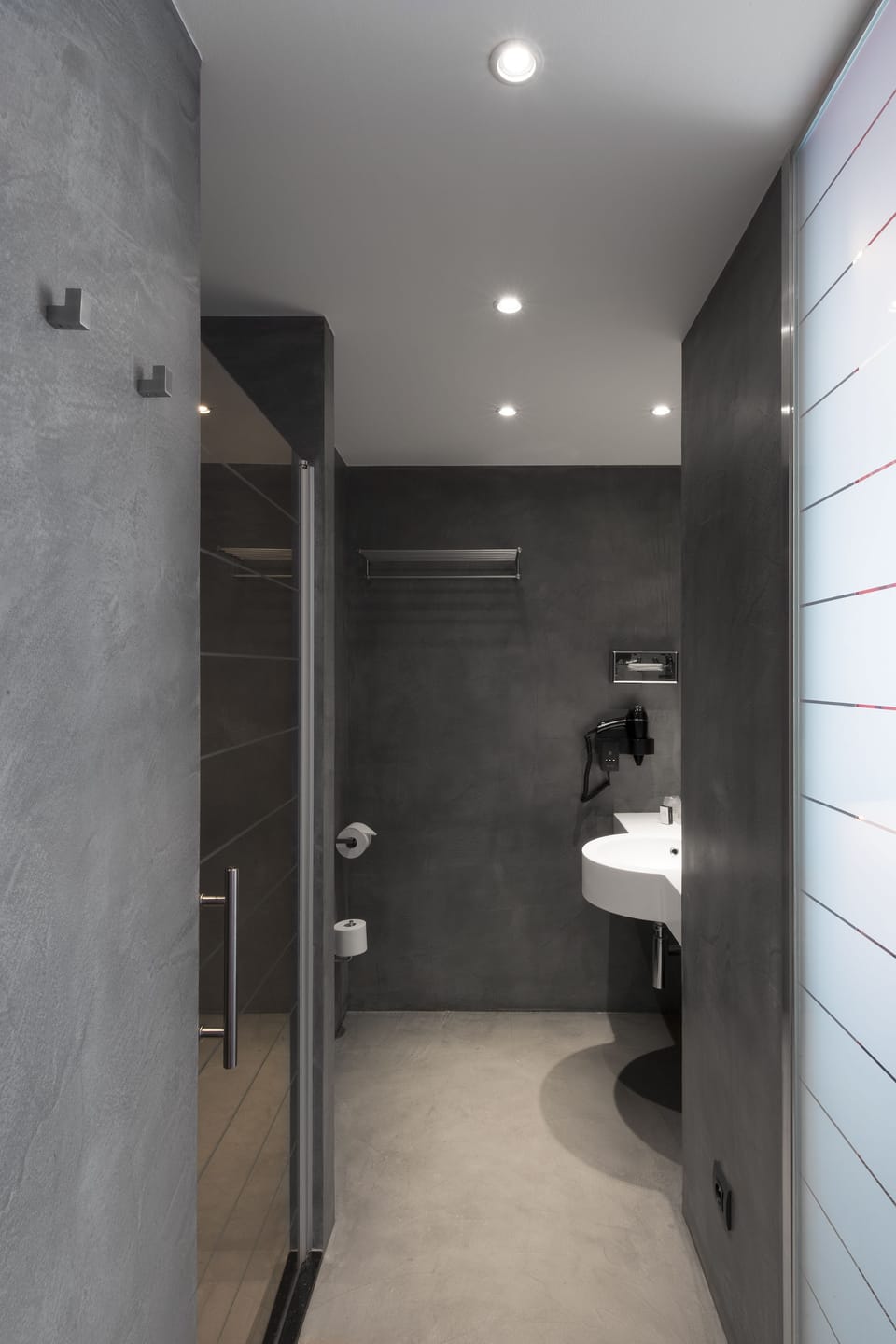 Rainfall showerhead, free toiletries, hair dryer, towels