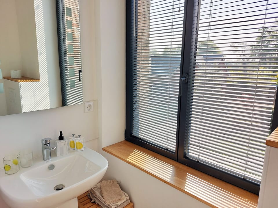 Premium Double Room | Bathroom