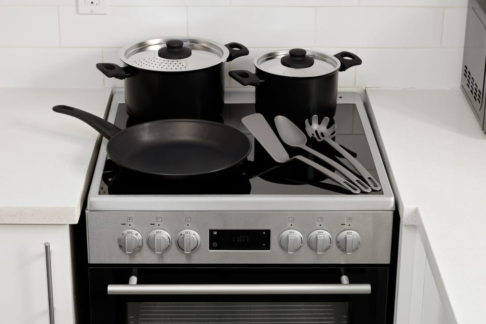 Premium Apartment | Private kitchen | Fridge, microwave, oven, stovetop