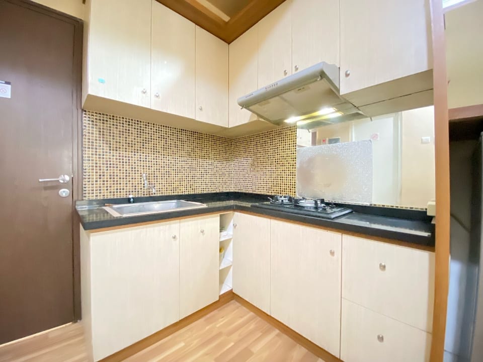 Room | Private kitchen | Fridge, stovetop, cookware/dishes/utensils