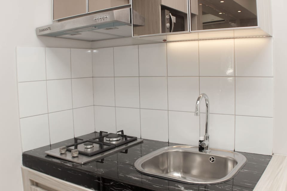 Fridge, stovetop, cookware/dishes/utensils