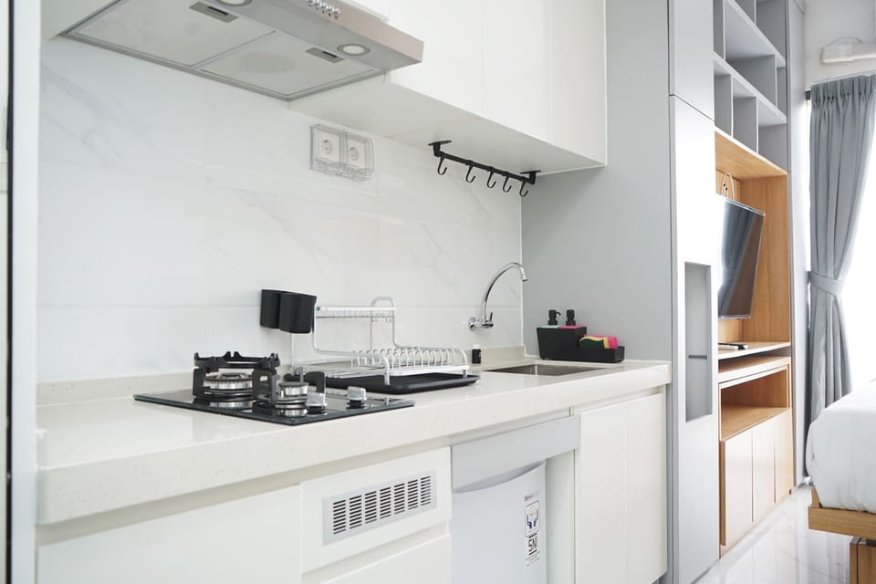 Fridge, stovetop, cookware/dishes/utensils