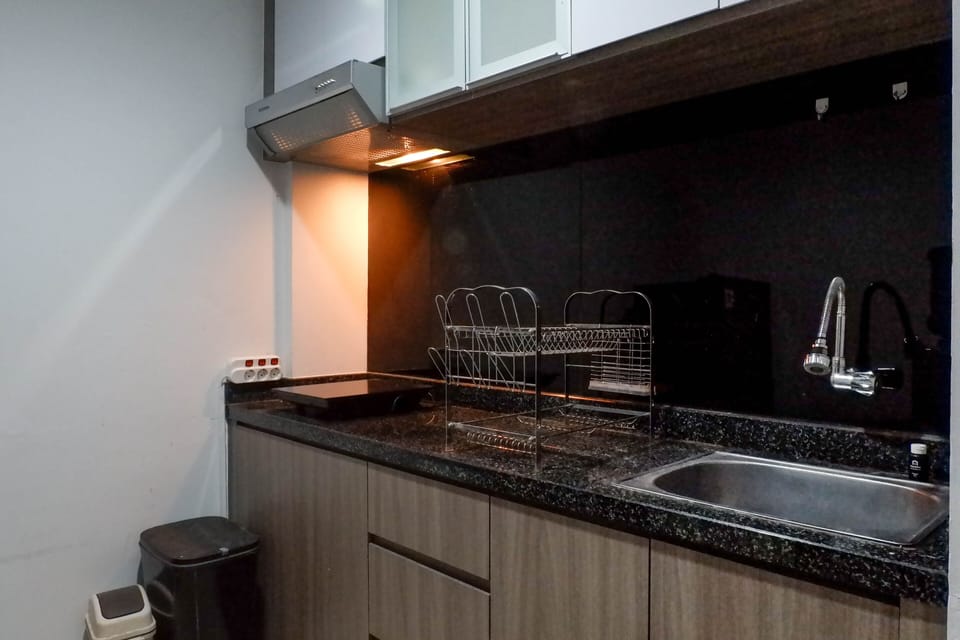 Room | Private kitchen | Fridge, stovetop, cookware/dishes/utensils