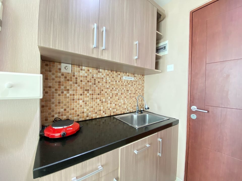 Fridge, stovetop, cookware/dishes/utensils