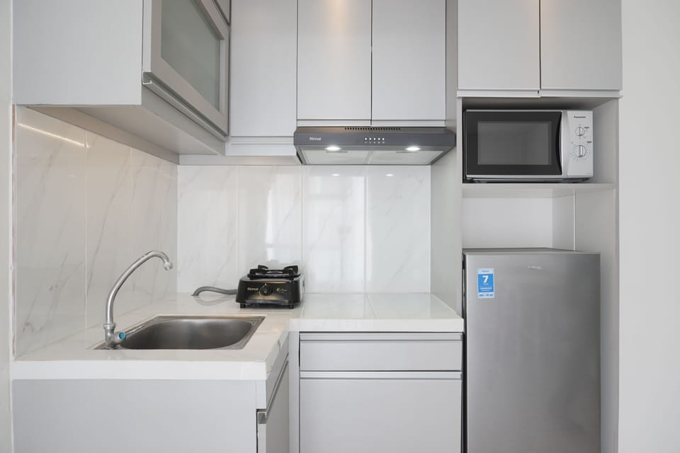 Fridge, stovetop, cookware/dishes/utensils