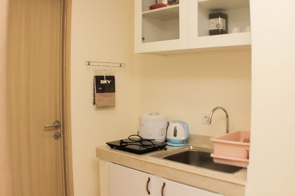 Fridge, stovetop, cookware/dishes/utensils