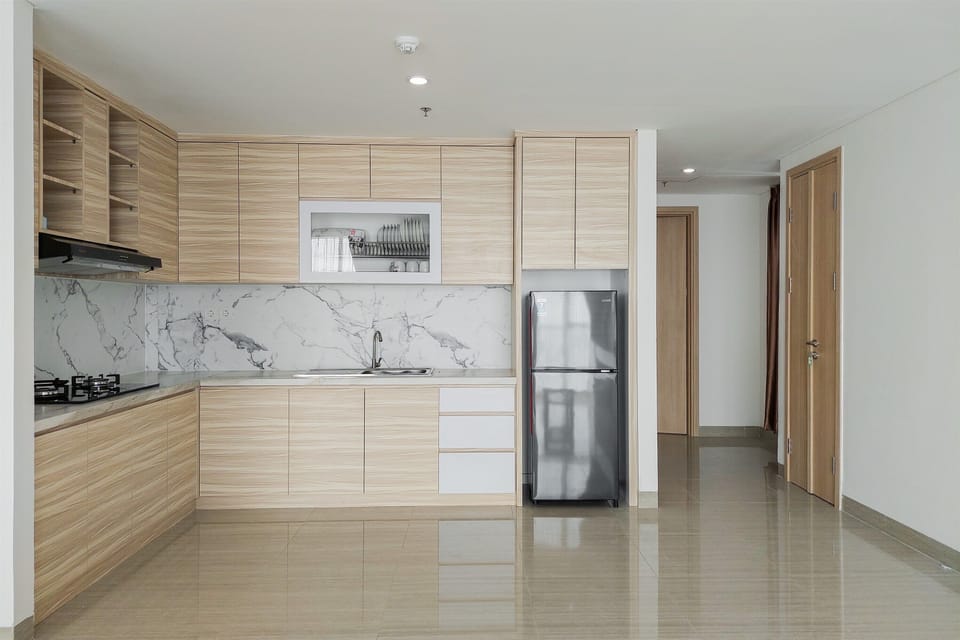 Fridge, stovetop, cookware/dishes/utensils