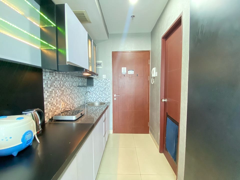 Fridge, stovetop, cookware/dishes/utensils