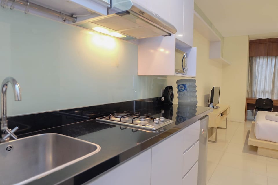Fridge, microwave, stovetop, electric kettle