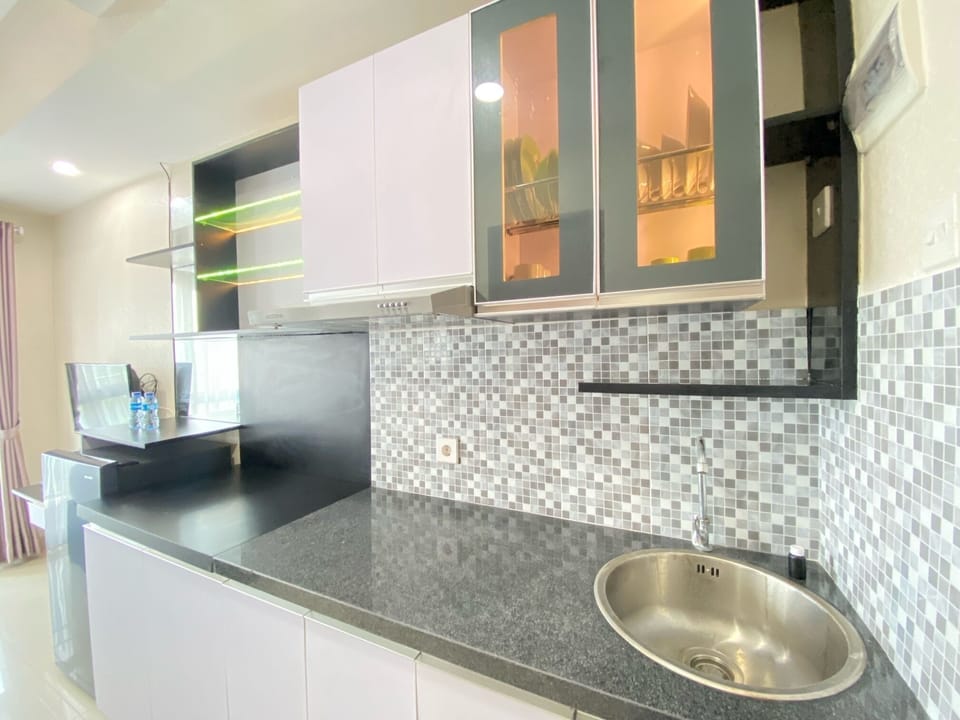 Fridge, stovetop, cookware/dishes/utensils