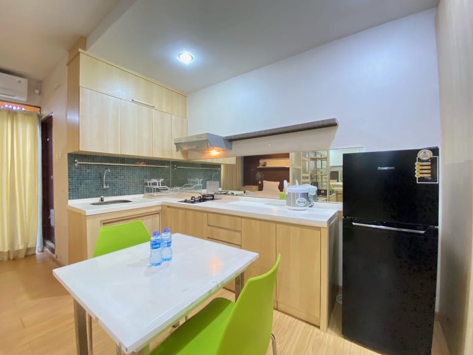 Room | Private kitchen | Fridge, stovetop, electric kettle, cookware/dishes/utensils