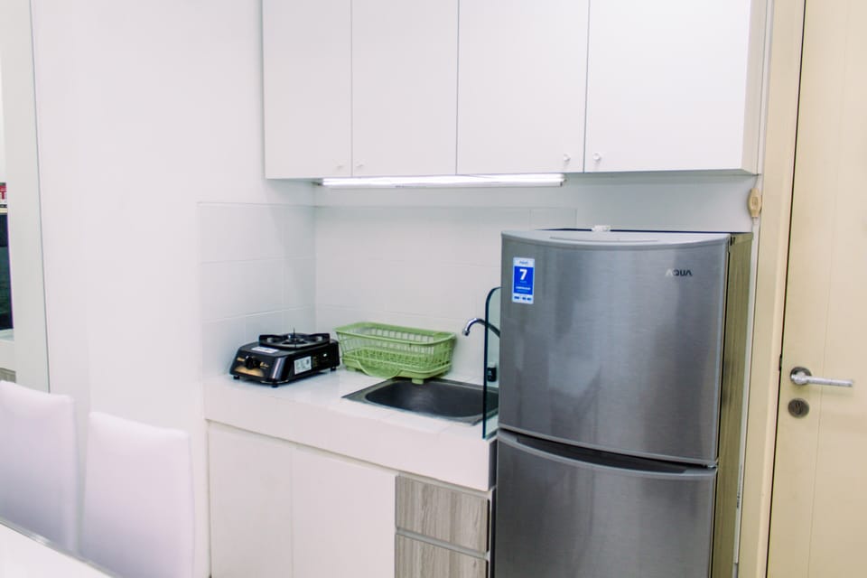 Fridge, stovetop, cookware/dishes/utensils
