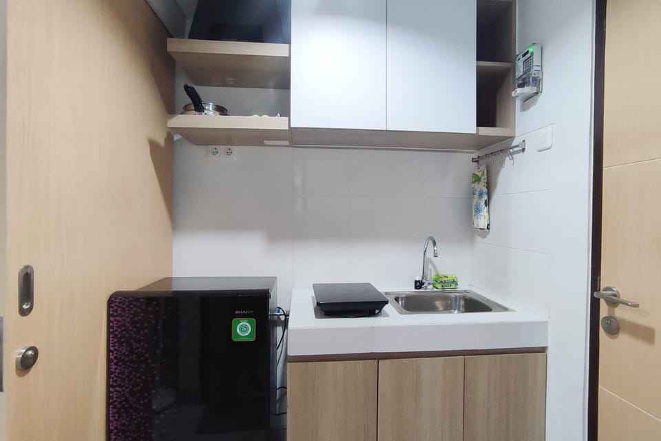 Room | Private kitchen | Fridge, stovetop, electric kettle, cookware/dishes/utensils