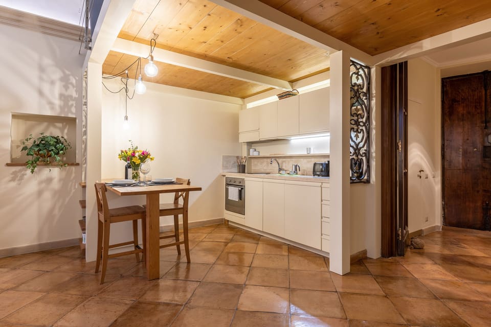 Classic Apartment | Private kitchen | Fridge, oven, stovetop, dishwasher