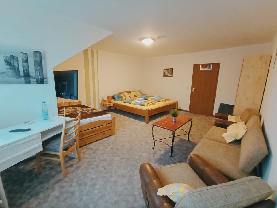 Double Room | Free WiFi, bed sheets