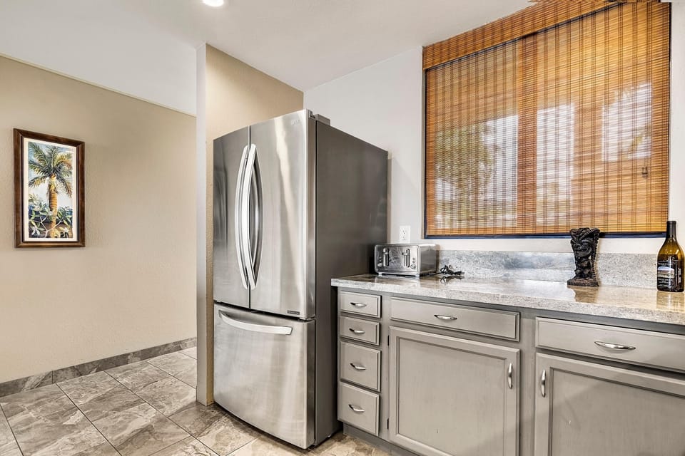 Condo, Multiple Beds (Keauhou Kona Surf & Racquet Club #5-1) | Private kitchen | Dishwasher, paper towels