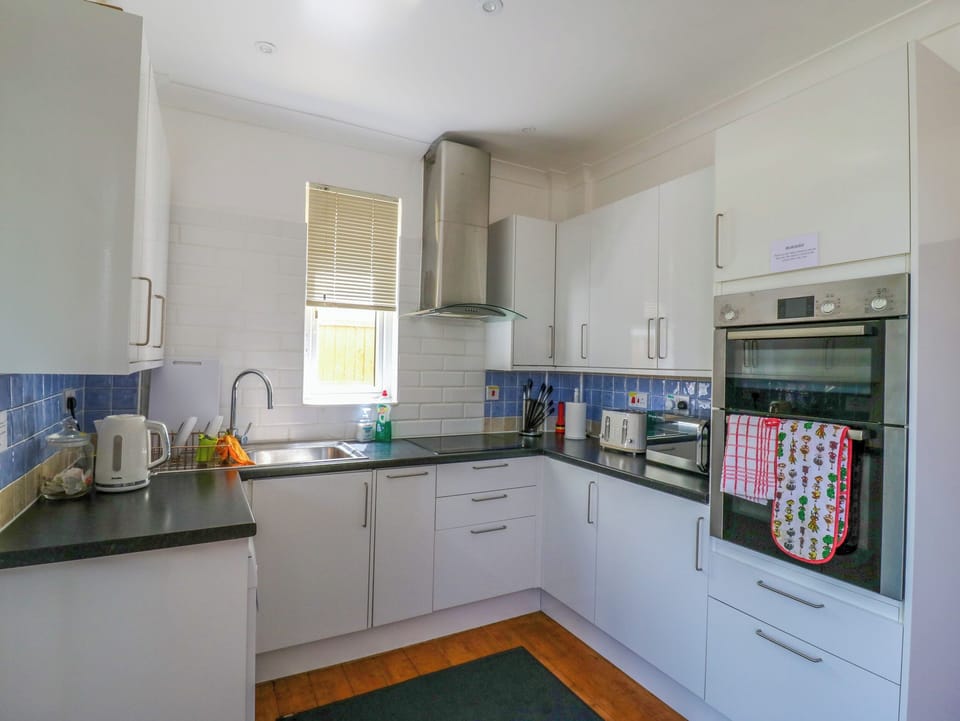 Fridge, microwave, dishwasher, electric kettle
