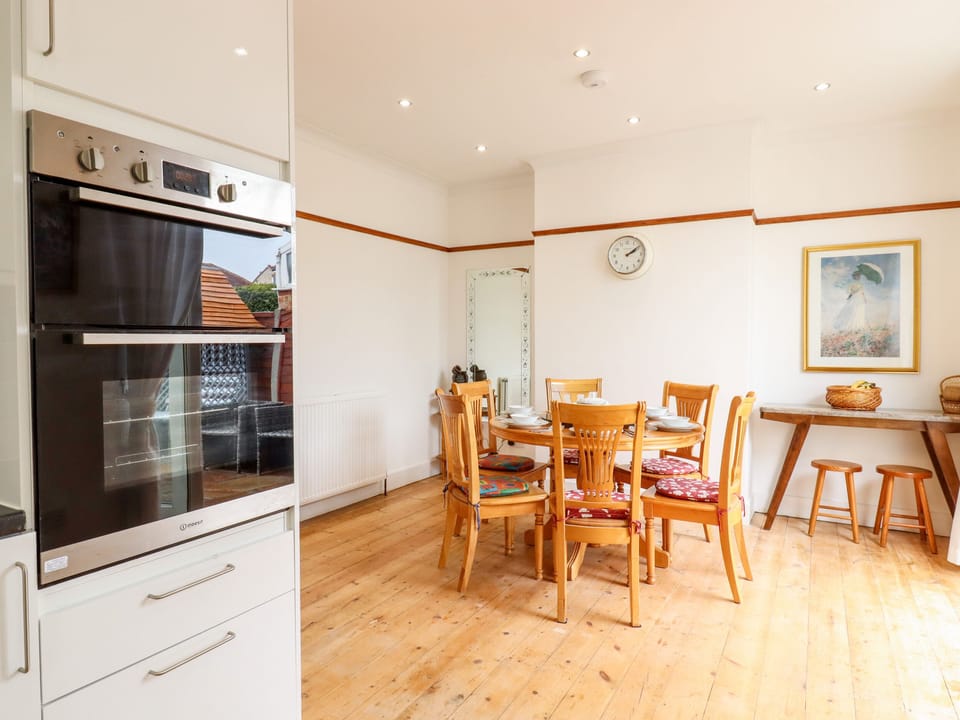 Cottage | Interior