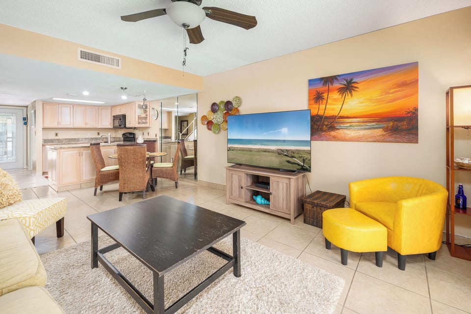 Condo (2 Bedrooms) | Property amenity
