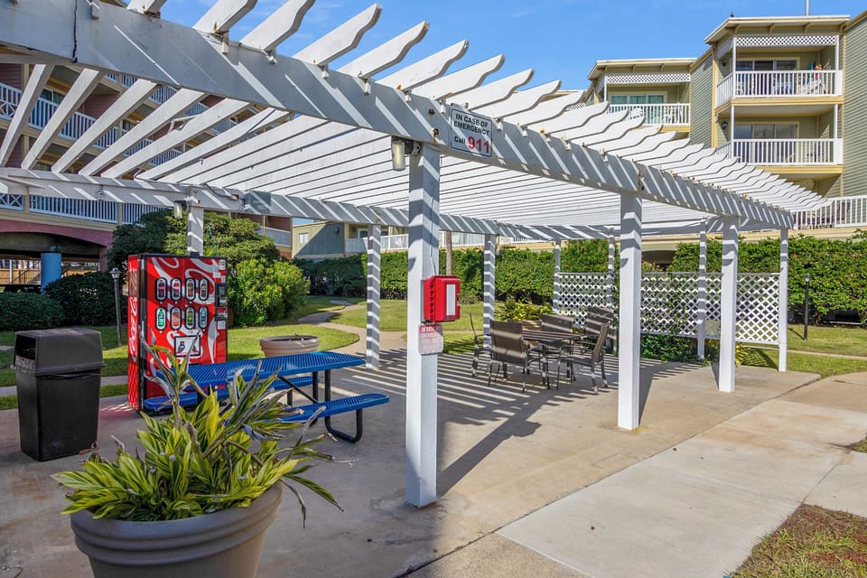 Condo (1 Bedroom) | Property amenity