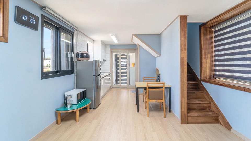 Basic Room, 2 Bedrooms (dokchae) | 2 bedrooms, free WiFi