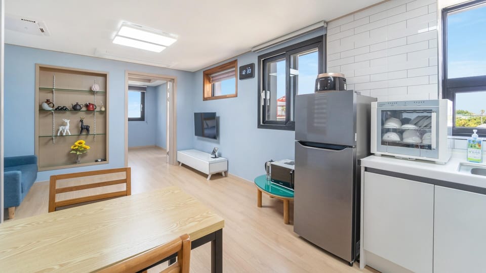 Basic Room, 2 Bedrooms (dokchae) | 2 bedrooms, free WiFi