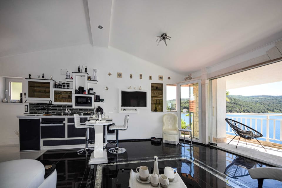 Apartment (One Bedroom Apartment with Balcony an) | Private kitchen | Fridge