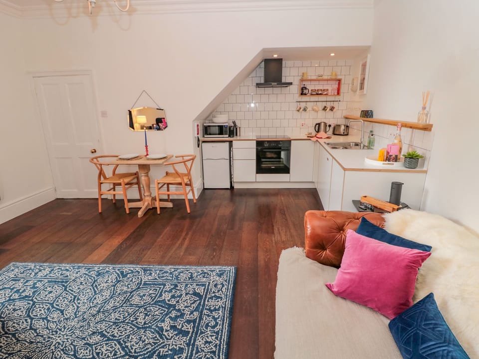 Cottage | Interior
