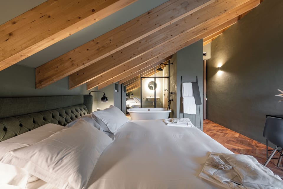 Villa Casa das Artes & Ofícios | Hypo-allergenic bedding, memory foam beds, free minibar items