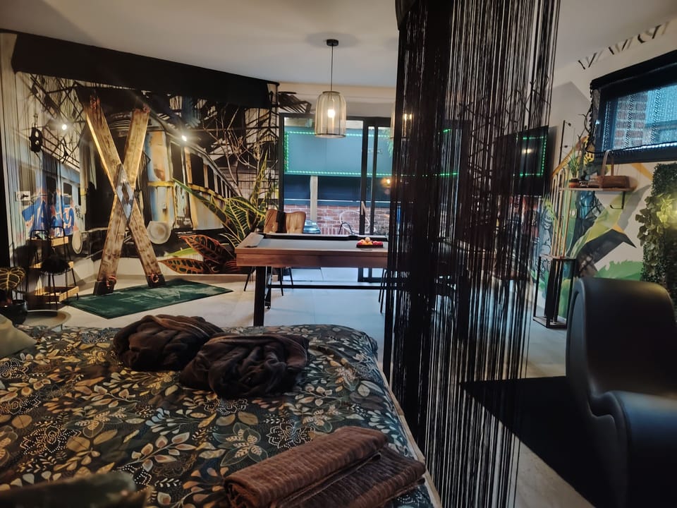 Design Room | Free WiFi