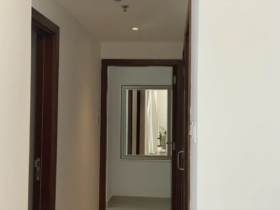 Panoramic Apartment | Living area | 60-inch Smart TV with cable channels, TV, Netflix