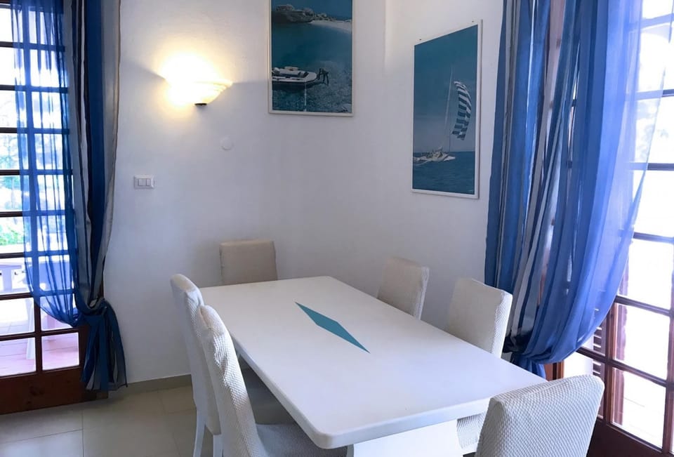House | 4 bedrooms, WiFi