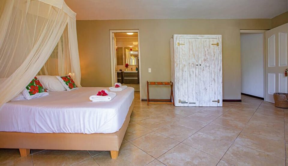 Superior Double Room, Private Bathroom, Pool View | 1 bedroom, Select Comfort beds, in-room safe, blackout drapes
