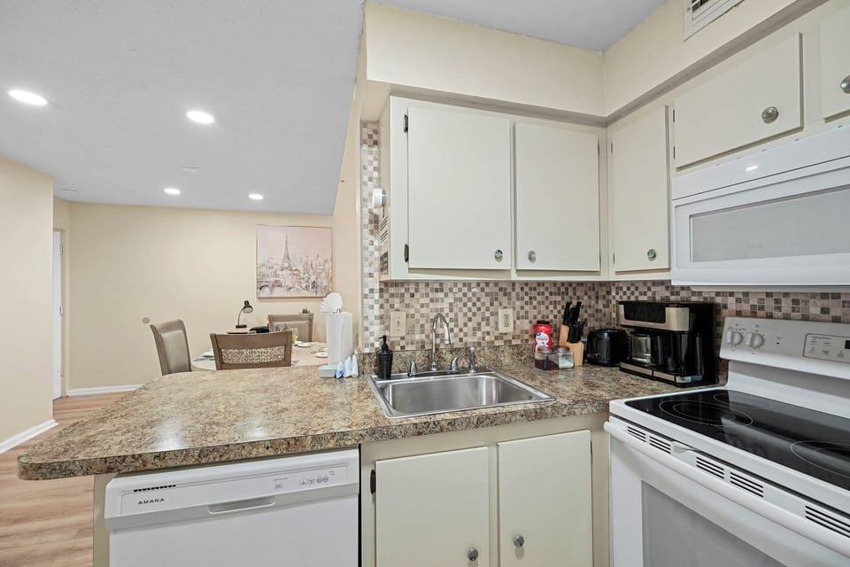 Family Apartment | Private kitchen | Fridge, microwave, stovetop, dishwasher