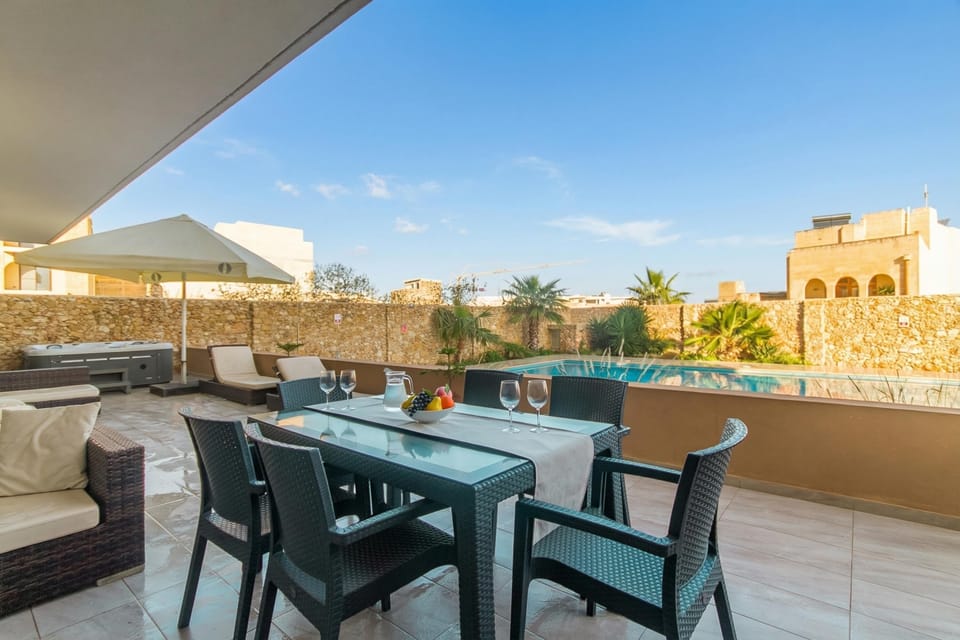 Family Apartment, Multiple Bedrooms (Wellness Hygge Modern Gozitan) | Outdoor dining