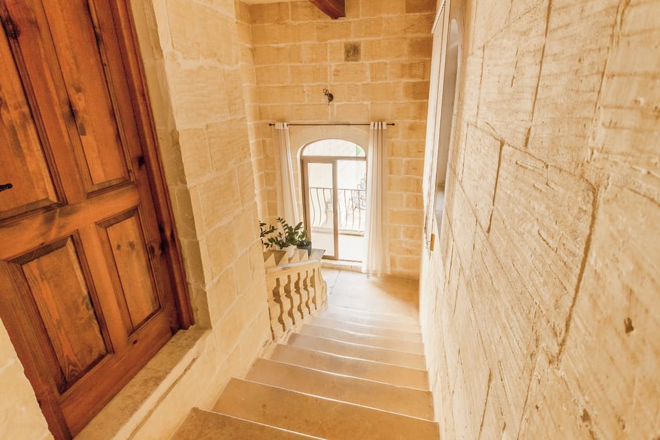 Family House, Multiple Bedrooms, Refrigerator & Microwave (Centre Island Gozitan Farmhouse &) | Interior