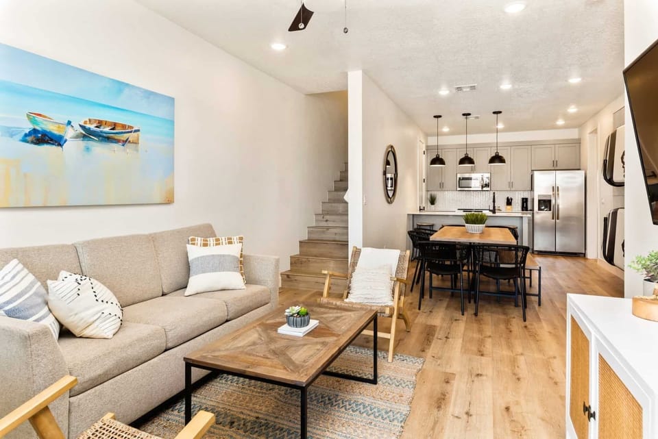Condo, 3 Bedrooms | Interior