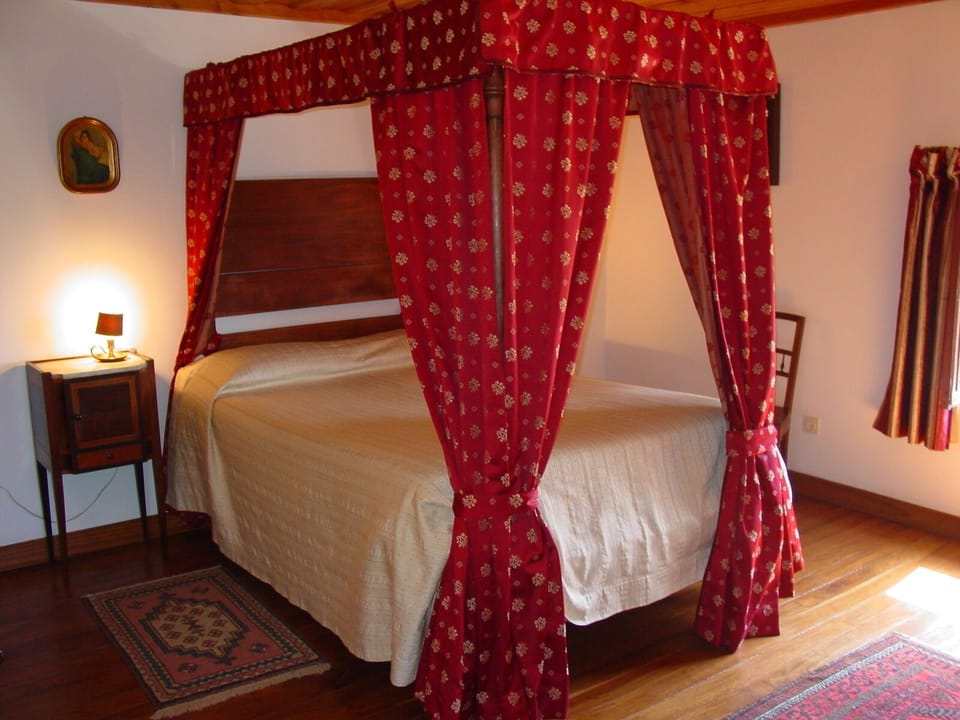 Comfort Double or Twin Room | Free WiFi, bed sheets