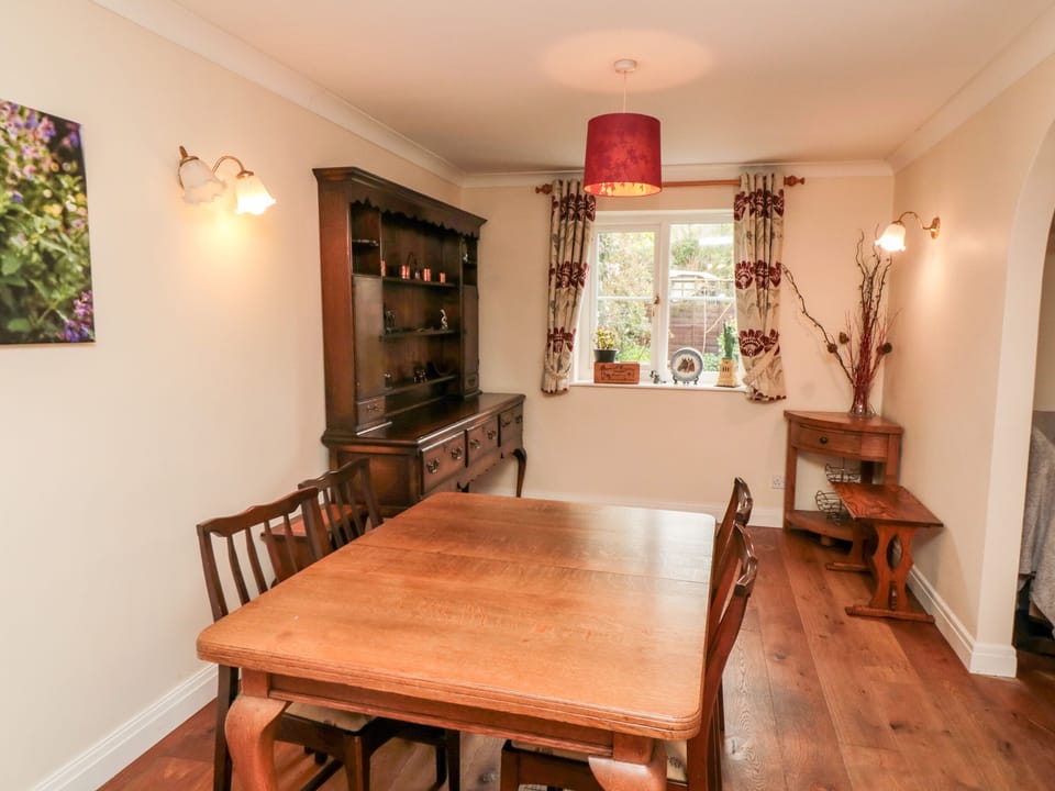 Cottage | Interior