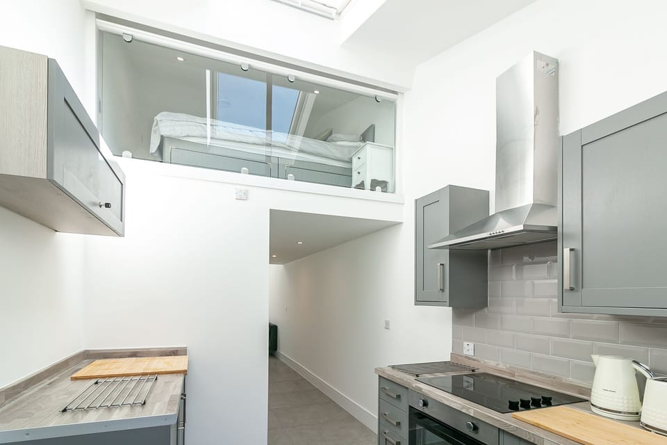 Exclusive House, Private Bathroom, Garden View (King Pin Corner) | Shared kitchen