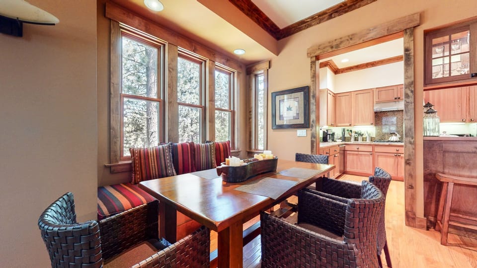 House, 6 Bedrooms | Private kitchen | Fridge, oven, coffee/tea maker, toaster