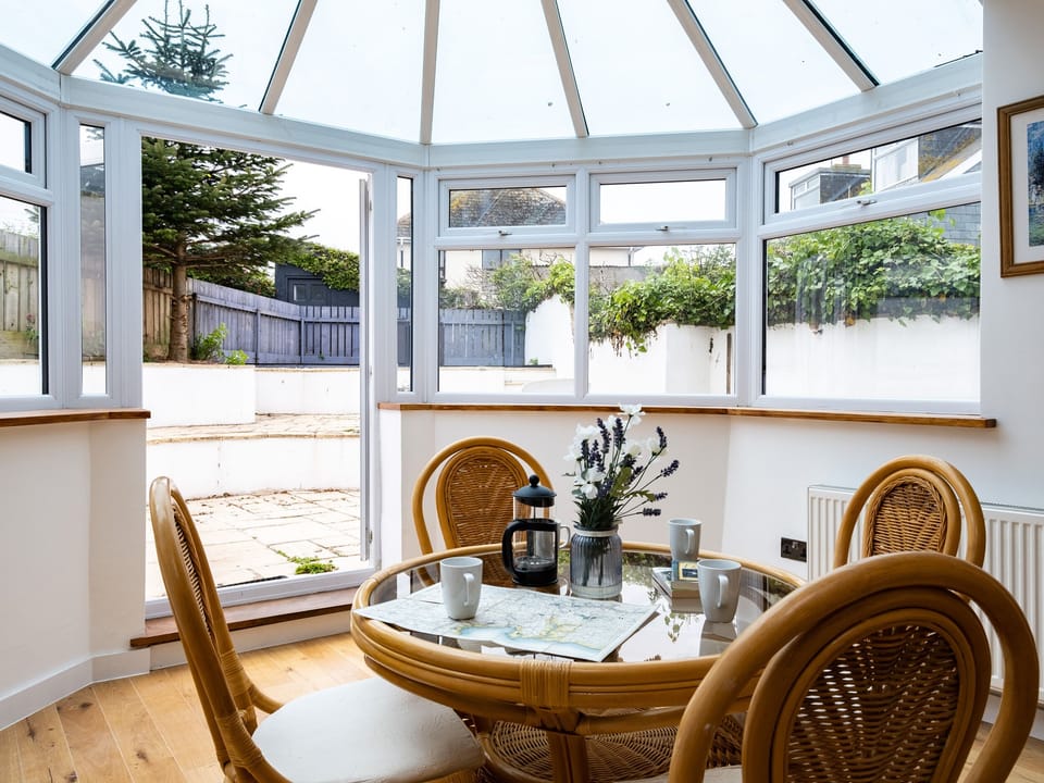 Cottage | Private kitchen | Fridge, dishwasher, electric kettle, toaster