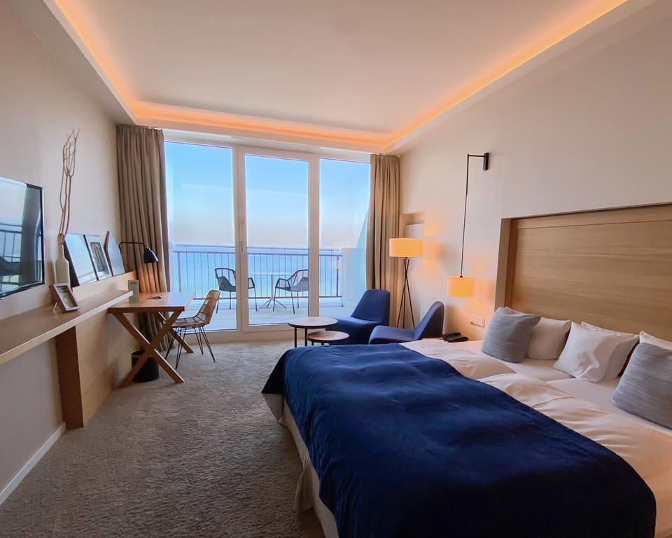 Luxury Room, 1 Double Bed, Ocean View | Hypo-allergenic bedding, in-room safe, desk, laptop workspace