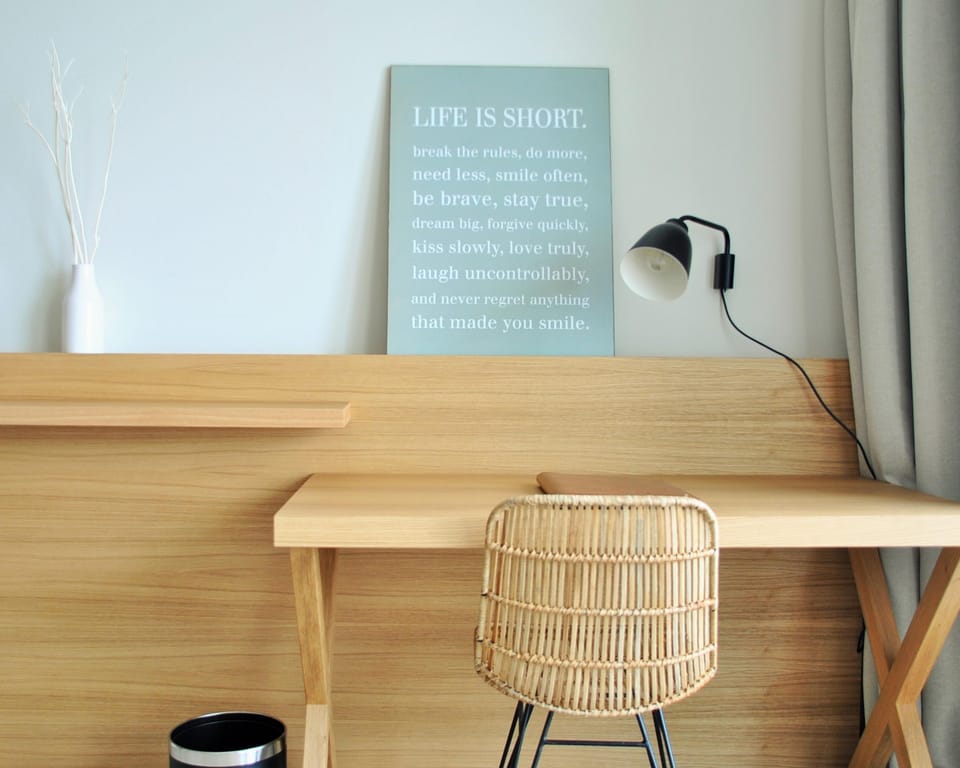 Deluxe Room | Hypo-allergenic bedding, in-room safe, desk, laptop workspace