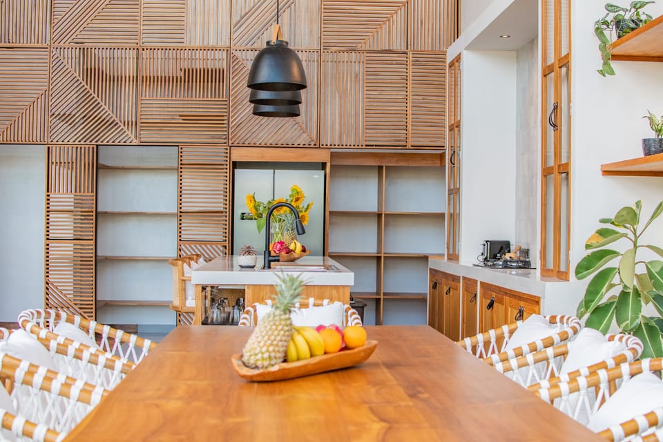 Deluxe Villa | Private kitchen | Fridge, cookware/dishes/utensils